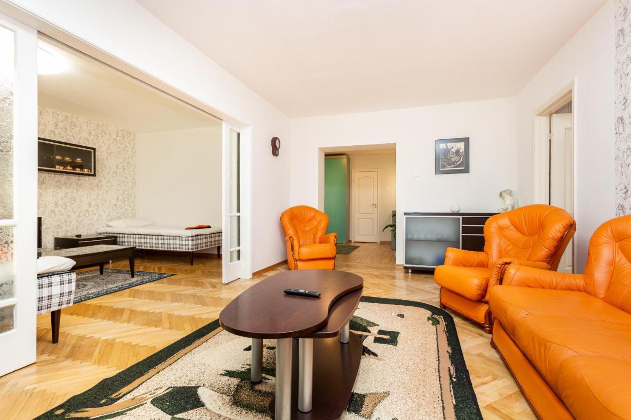 3 Room Central Apartmend 90M2 Parking For One Car Fifth Floor And The Building Does Not Have An Elevator Tallinn Exterior photo